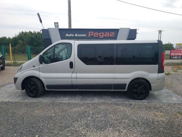 Opel Vivaro A Combi L1 2.0 CDTI 115KM 2013 Opel Vivaro Opel Vivaro 2.0 CDTI L2H1 Life Cosmo 2.0 Diesel 114KM, zdjęcie 2