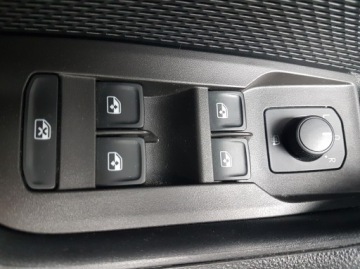 Skoda Octavia IV Kombi 2.0 TDI 115KM 2022 SKODA OCTAVIA 2,0 TDI AMBITION KRAJOWY I-WŁAŚCICIEL SERWISOWANY ALU R17, zdjęcie 8