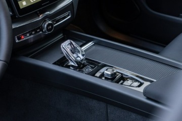 Volvo XC60 II Crossover Plug-in Facelifting 2025 2.0 T8 Plug-in hybrid 455KM 2026 Volvo XC 60 Ultra Black Edition T8 AWD plug-in, zdjęcie 11