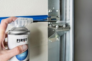 СМАЗКА ДЛЯ ЗАМКОВ, НАПРАВЛЯЮЩИХ, НАВЕСНЫХ ЗАМКОВ СПРЕЙ 400 МЛ