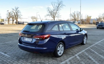 Opel Astra K Sports Tourer 1.6 CDTI 110KM 2017 Opel Astra 1,6CDTI Bezwypadkowa 2017 r. 1.6 Diesel 110KM, zdjęcie 3