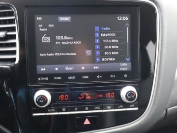 Mitsubishi Outlander III SUV PHEV Facelifting 2020 2.4 PHEV 224KM 2020 Mitsubishi Outlander 2.4 PHEV, Salon Polska, zdjęcie 11