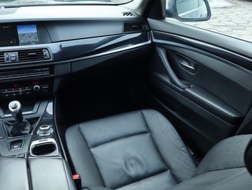 BMW Seria 5 F10-F11 2010 BMW 5 520d, VAT 23%, Skóra, Navi, Xenon, Bi-Xenon, zdjęcie 7