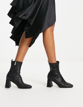 Schuh Bella Czarne buty z elastyczną cholewką na obcasie 40