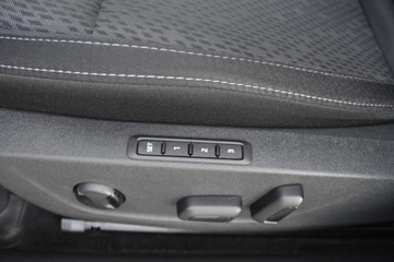 Skoda Octavia IV Kombi 2.0 TDI 150KM 2022 Skoda Octavia 2.0TDI 150KM Style Combi DSG Smartlink Kamera Kessy ACC Ambi, zdjęcie 30