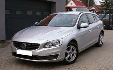 Volvo V60 I Kombi Facelifting 2.0 D2 DRIVE-E 120KM 2018 Volvo V60 Volvo V60 D2 Drive-E Momentum