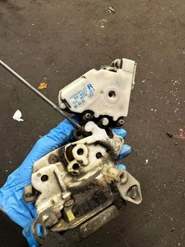 NISSAN TERRANO 2 FORD MAVERICK ZÁMEK PRAVÝ PŘEDNÍ 8055291L60