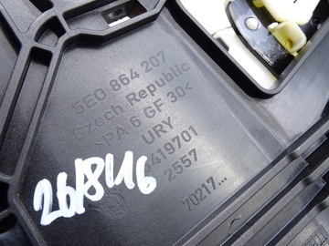 LOKETNÍ OPĚRKA CENTRÁLNÍ TUNELU KŮŽE KOŽENÝ SKODA OCTAVIA III 5E 5E0864207