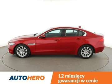 Jaguar XE Sedan 2.0 i4 180KM 2015 Jaguar XE 20d Pure Automat Klimatronik Nawigacja, zdjęcie 1