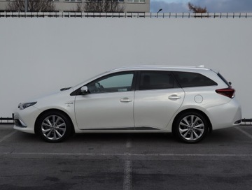 Toyota Auris II Touring Sports Facelifting 1.8 Hybrid 136KM 2016 Toyota Auris Hybrid, Salon Polska, Serwis ASO, zdjęcie 2