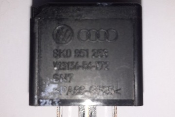 RELÉ AUDI A5 (8T3) V23136B6X72 2.7L DIESEL 140KW 2008