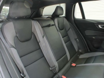 Volvo V60 II  2025 VOLVO V60 T6 AWD Plug-In Hybrid Plus Dark Combi 2.0 (398KM) 2025, zdjęcie 11