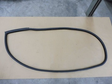 Bmw E92 uszczelka drzwi lewych 7119091