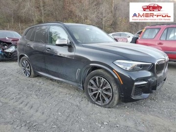 BMW X5 G05 2022 BMW X5 2022, 4.4L, 4x4, M50I, porysowany lakier 4.4 Benzyna 523KM
