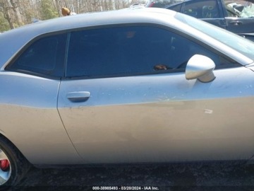 Dodge Challenger III 2015 Dodge Challenger 2015 Dodge Challenger 2dr Cpe SRT 392 6.4 Benzyna 485KM, zdjęcie 5