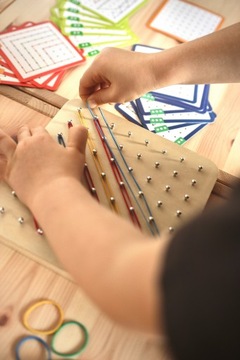 Деревянный пазл МОНТЕССОРИ с резинками, 83 детали.