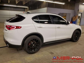 Alfa Romeo Stelvio SUV 2.0 Turbo 280KM 2018 Alfa Romeo Stelvio _TI SPORT_4x4_2018r 2.0 Benzyna 280KM, zdjęcie 3