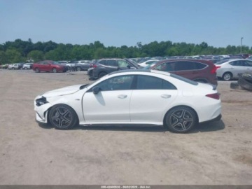 Mercedes CLA C118/X118 2022 Mercedes-Benz CLA 35 AMG 4Matic 2022 2.0l 2.0 Benzyna 302KM, zdjęcie 2