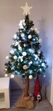 ИСКУССТВЕННАЯ РОЖДЕСТВЕНСКАЯ ЕЛЬ НА СТОЛБИКЕ АЛМАЗОВОЙ СОСНЫ 220 СМ