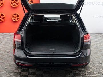 Volkswagen Passat B8 Variant 2.0 TDI BlueMotion SCR 150KM 2019 VOLKSWAGEN Passat 2.0 TDI Comfortline Combi 150KM 2019, zdjęcie 28