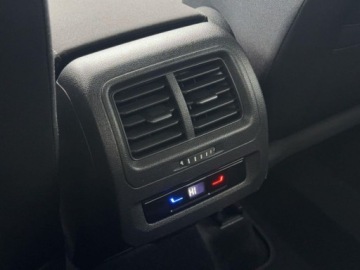 Volkswagen Touran III 2.0 TDI 150KM 2025 Volkswagen Touran Highline 2.0 TDI,150 KM DSG 7 R-line, Bogate wyposazenie, zdjęcie 27