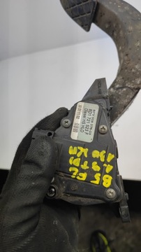 ПЕДАЛЬ ГАЗА VOLKSWAGEN PASSAT B5 8D1721523F