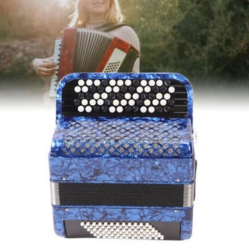 Аккордеон, 62 клавиши, 60 басовых клавиш.