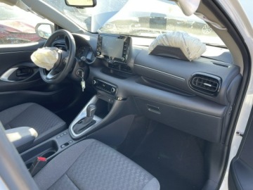 Toyota Yaris IV Hatchback 1.5 Hybrid Dynamic Force 116KM 2022 Toyota Yaris Hybryda Automat Kamera Podgrzewanie, zdjęcie 11