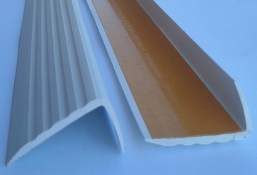 Лестничный профиль ПВХ Противоскользящий 41х25 90см Черная резиновая полоса для лестницы