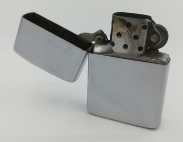 Коллекция старых бензиновых зажигалок Zippo, 1989 г.