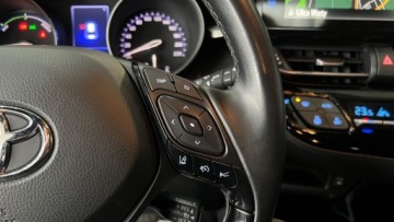 Toyota C-HR I 2018 Toyota C-HR 1.8 Hybryda Bardzo ladny stan Czarny dach Navi Kamera MOZLIWA, zdjęcie 31