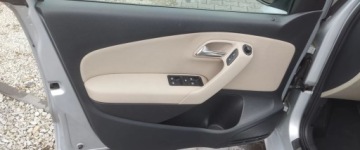 Volkswagen Polo V Hatchback 5d 1.6 TDI-CR DPF 105KM 2010 Volkswagen Polo 1.6 diesel ,bezwypadek ,bogata wersja ,zadbany 1.6 Diesel, zdjęcie 21