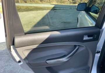 Ford C-MAX I 1.6 TDCi 109KM 2010 Ford C-MAX Ford C-MAX 1.6 TDCi DPF Ghia 1.6 Diesel 109KM, zdjęcie 15