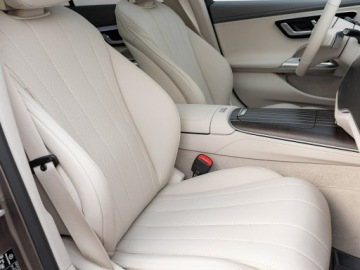 Mercedes Klasa E W214 Sedan 2.0 220d 197KM 2025 Mercedes E 220 4MATIC Avantgarde Szklany Dach, zdjęcie 30