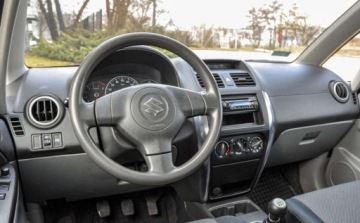 Suzuki SX4 I Hatchback 1.5 i 16V 100KM 2006 Suzuki SX4 1,5 Bezwypadkowy 1.5 Benzyna 99KM, zdjęcie 12