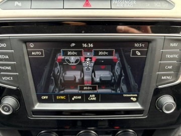 Volkswagen Passat B8 Variant 1.4 TSI BlueMotion Technology ACT 150KM 2017 Volkswagen Passat Variant Highline Full LED, zdjęcie 19