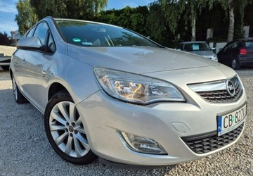 Opel Astra J Sports Tourer 1.4 Turbo ECOTEC 140KM 2012 Opel Astra Cosmo Grzane fotele140KM 1.4 Benzyna 140KM, zdjęcie 4