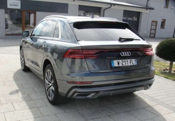 Audi Q8 Q8-e 3.0 55 381KM 2023 Audi Q8 Audi Q8 55 TFSIe quattro tiptronic 3.0 Hybryda Plug-in 381KM, zdjęcie 1