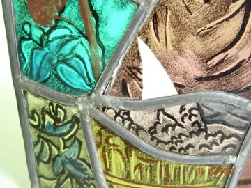 небольшой витраж, поврежденное стекло, свинец 18,5/22