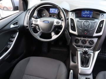 Ford Focus III Hatchback 5d facelifting 1.0 EcoBoost 100KM 2014 Ford Focus 1.0 EcoBoost, Navi, Klima, Tempomat, zdjęcie 6