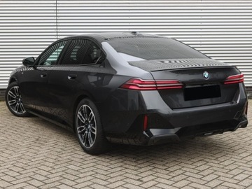 BMW Seria 5 G90-91 Touring 2.0 520d 197KM 2025 BMW Seria 5 520d xDrive Sport Sedan 2.0 (197KM) 2025, zdjęcie 2