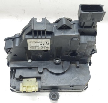 Zamek drzwi Opel CORSA D lewy przód 55702895 RT