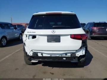 Mercedes GLB 2021 Mercedes-Benz GLB 2021 Mercedes-Benz GLB 250 SUV 2.0 Benzyna 221KM, zdjęcie 5