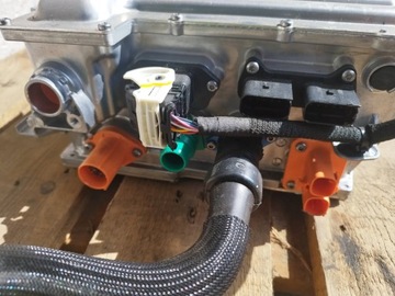 NAKLÁDAČE BATERIE INVERTOR MODUL PEUGEOT 308 2023