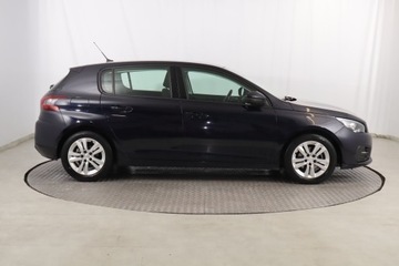 Peugeot 308 II Hatchback Facelifting 1.2 PureTech 130KM 2018 Peugeot 308 1.2 PureTech, Salon Polska, Klima, zdjęcie 5