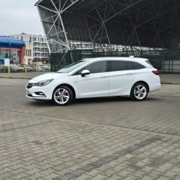 Opel Astra J GTC 1.4 Turbo ECOTEC 140KM 2016 Opel Astra K 1.4 Turbo Cosmo, zdjęcie 3