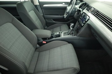 Volkswagen Passat B8 Variant Facelifting 2.0 TDI SCR 150KM 2021 VW Passat 2.0 TDI, Salon Polska, 1. Właściciel, zdjęcie 6