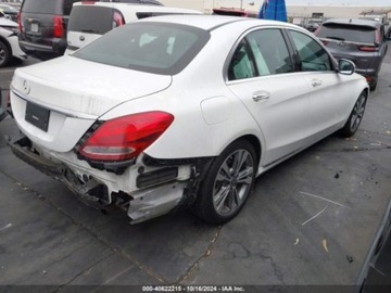 Mercedes Klasa C W205 2018 Mercedes-Benz Klasa C 2018 MERCEDES-BENZ C 300 2.0 Benzyna 241KM, zdjęcie 4