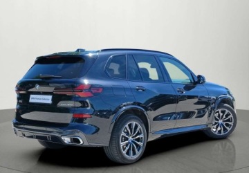 BMW X5 G05 SUV Facelifting 3.0 30d 298KM 2025 BMW X5 xDrive30d M Sport M sport HAK Szyby akustyczne Asystenci kamery360, zdjęcie 4