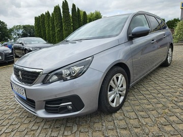Peugeot 308 II SW Facelifting 1.2 PureTech 110KM 2019 Peugeot 308 SW 1.2 benzyna 110KM skóry panorama